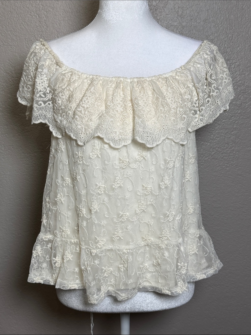 Women's Cream Lace Off-Shoulder Ruffle Blouse